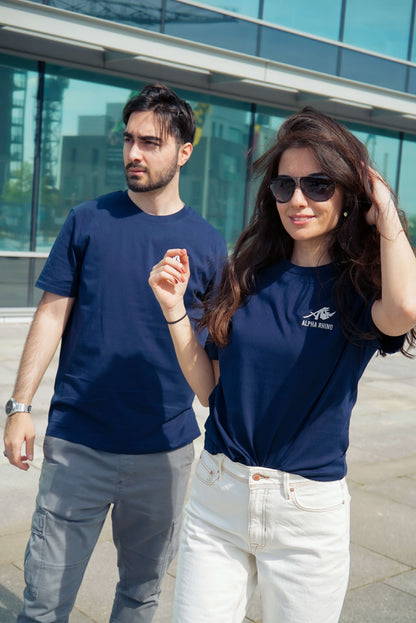 Marineblauw T-shirt met kenmerkende borduursels