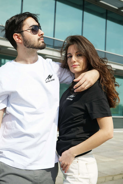 Wit T-shirt met kenmerkende borduursels